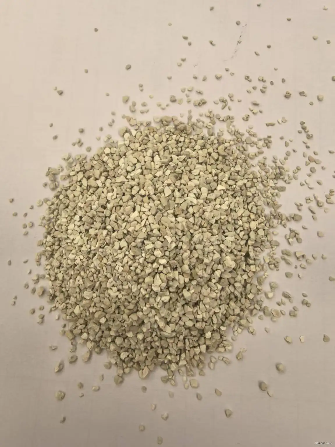 白色颗粒.jpg