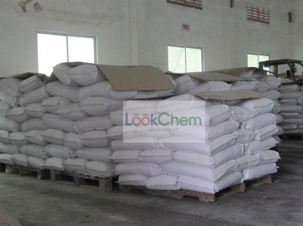 甲酸钾
   固体为白色固体，极易吸潮，具有还原性，能与强氧