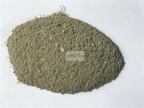 白色至灰白色结晶粉末，熔点164-166℃，溶于甲醇、乙醇、