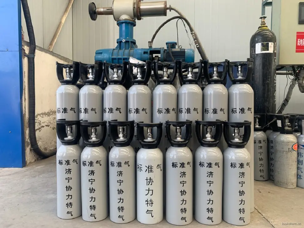 标准气体为气体工业名词。标准物质是浓度均匀的，良好稳定和量值