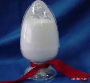 白色至淡黄色结晶性粉末，无臭。